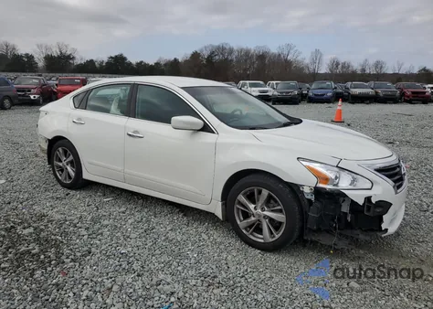 2015 Nissan Altima 2.5 from USA, damaged, VIN 1N4AL3AP1FC574869